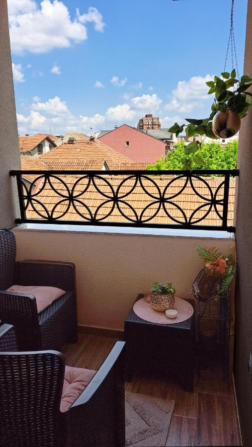 Gold Lux Lägenhet Čačak Exteriör bild